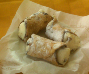 cannoli Molto Buono